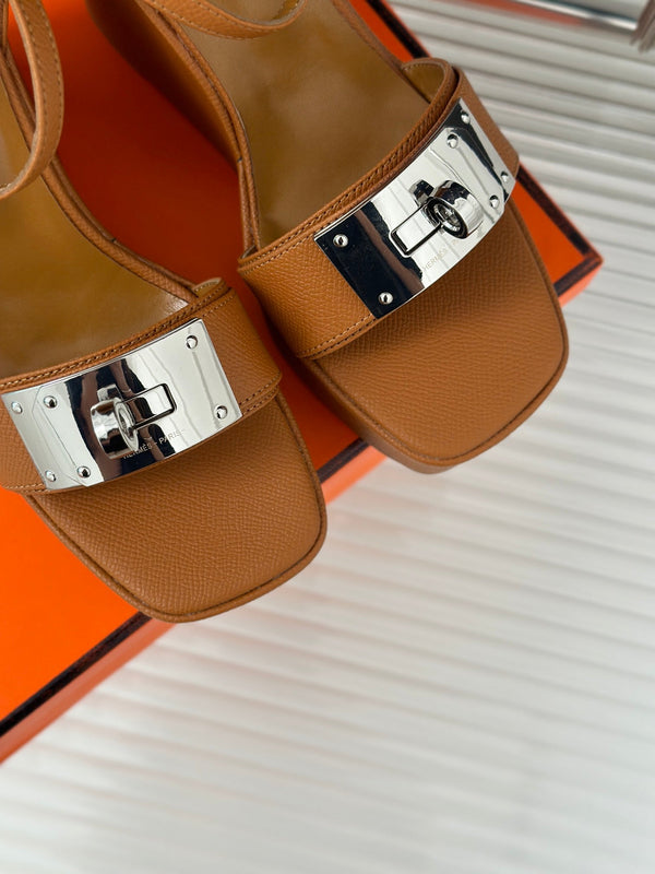 SANDALI CON ZEPPA IN PELLE DI AGNELLO TAWNY