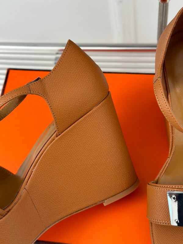 SANDALI CON ZEPPA IN PELLE DI AGNELLO TAWNY