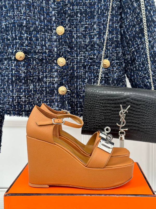 SANDALI CON ZEPPA IN PELLE DI AGNELLO TAWNY