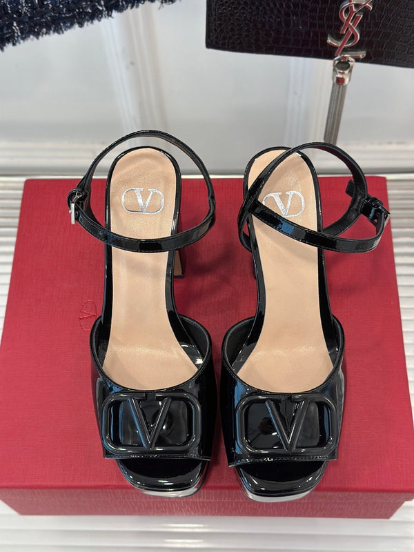 Sandal With Vlogo Signature Platform In Black Glossy Calfskin 110mm 989460