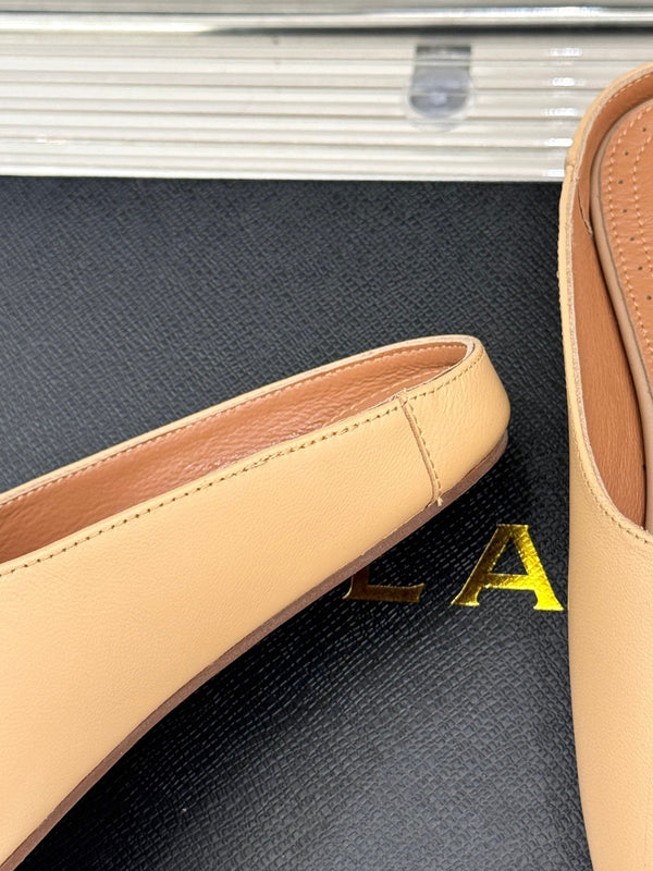 Alaia Slipper Light Apricot Calfskin 293192
