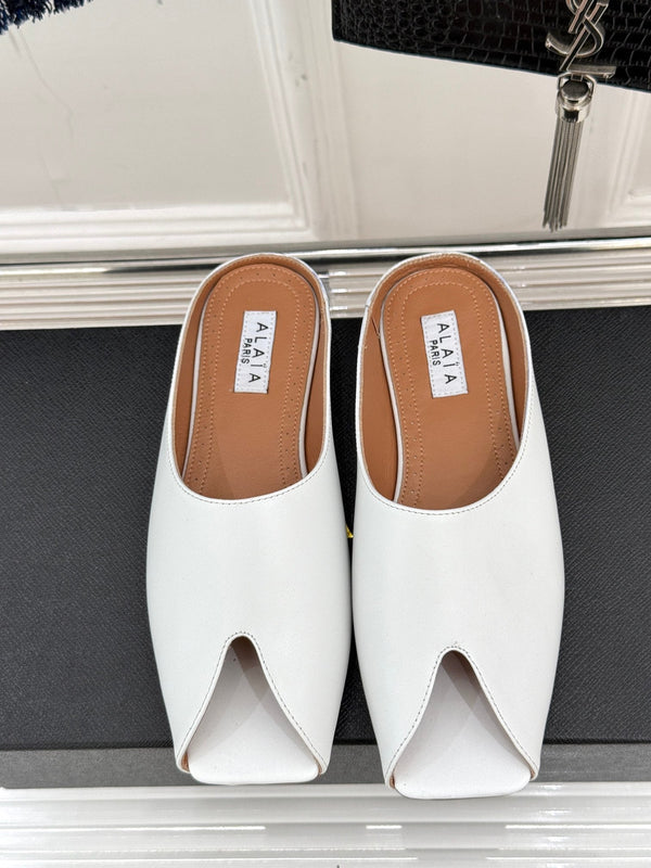 Alaia Slipper White Calfskin 293193