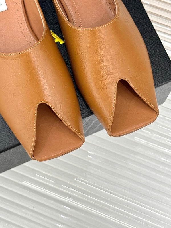 Alaia Slipper Brown Calfskin 293194