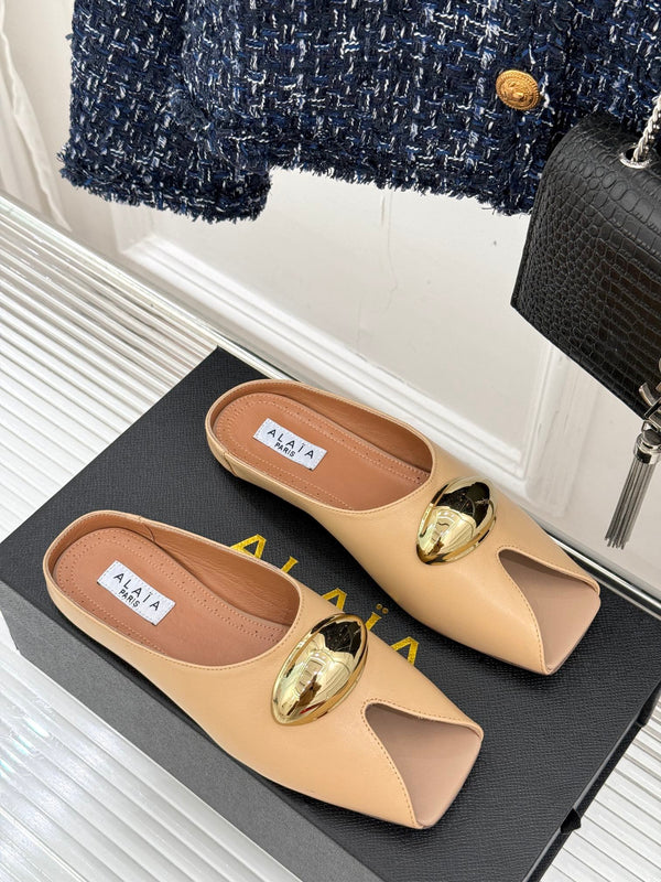 Alaia Slipper With Gold Hardware Light Apricot Calfskin 293198