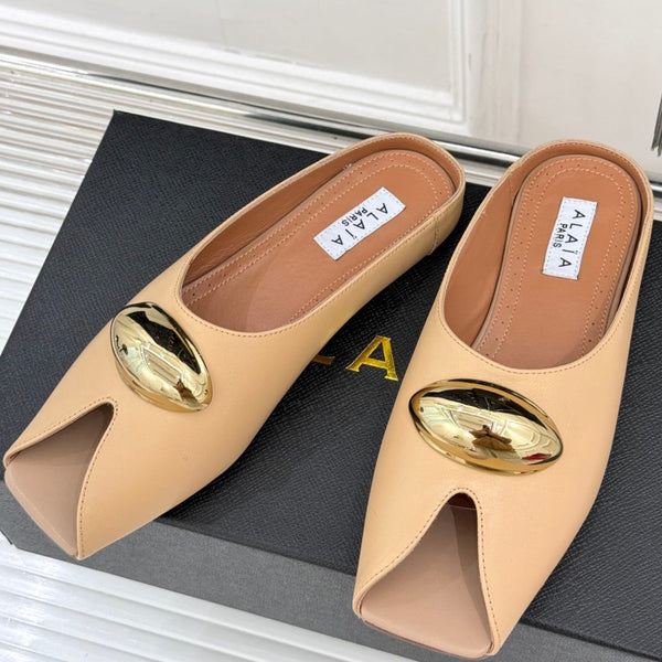 Alaia Slipper With Gold Hardware Light Apricot Calfskin 293198
