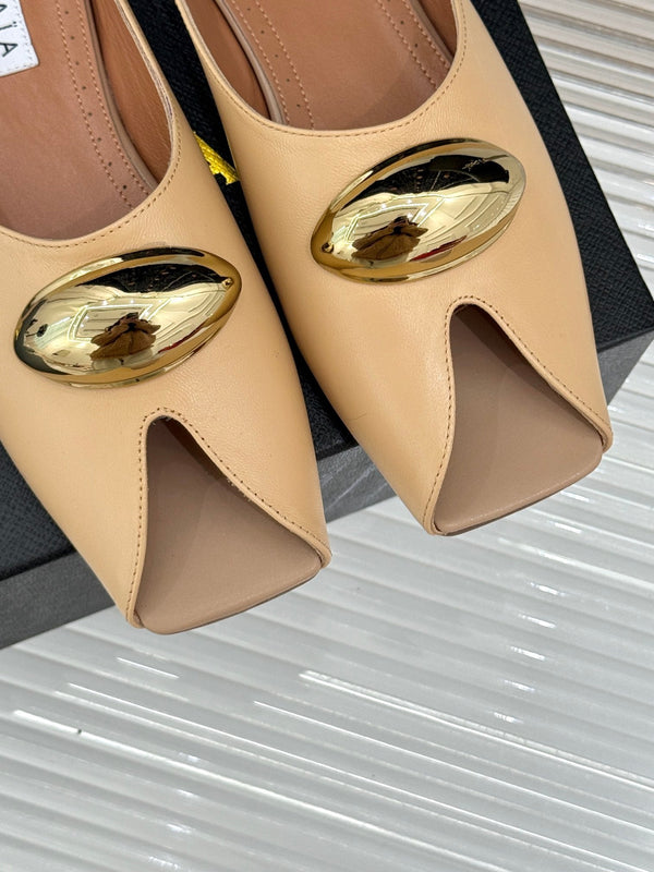 Alaia Slipper With Gold Hardware Light Apricot Calfskin 293198