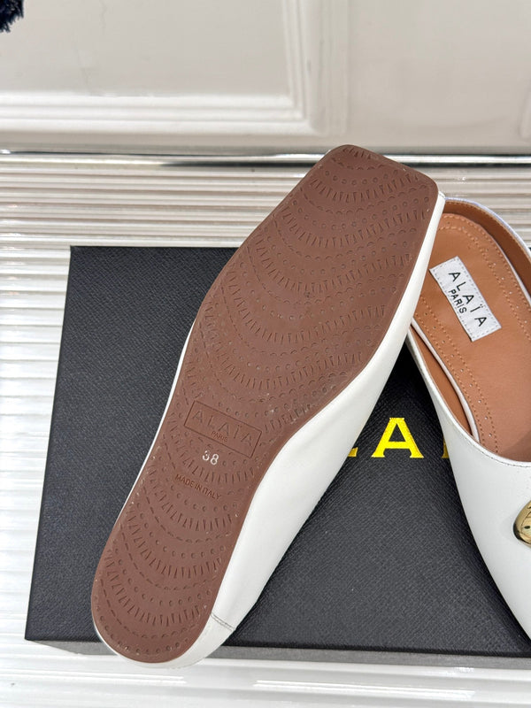 Alaia Slipper With Gold Hardware White Calfskin 293200