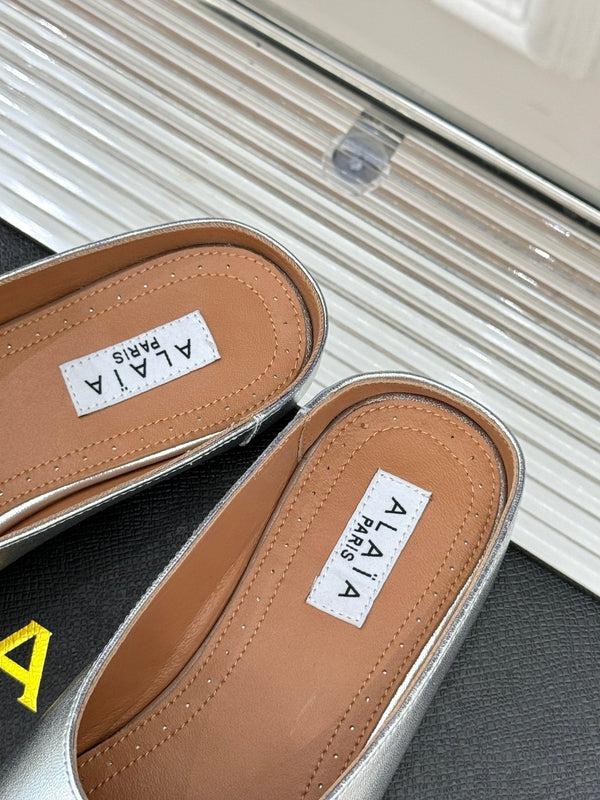 Alaia Slipper With Gold Hardware Silver Calfskin 293204
