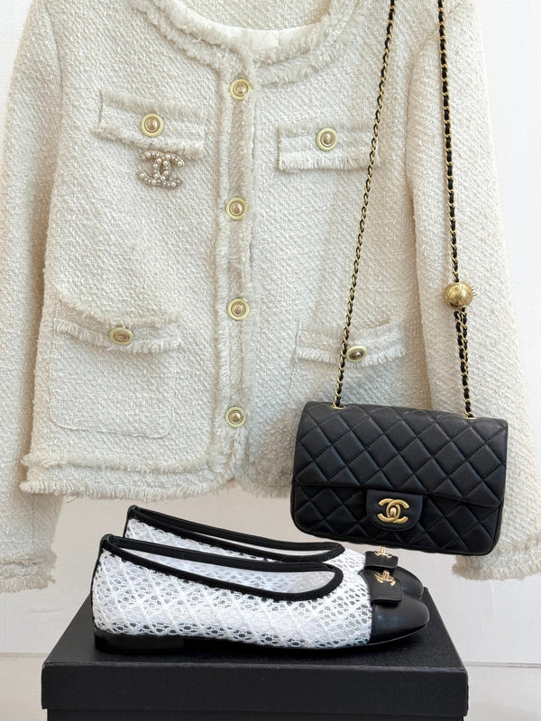 Chanel 25 Ballet Flat White Black Woven Lambskin 473057