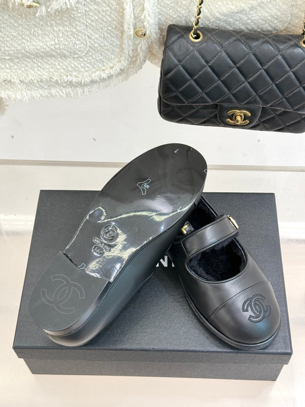CC 25A Mary Janes Black Sheepskin And Lambswool 404667