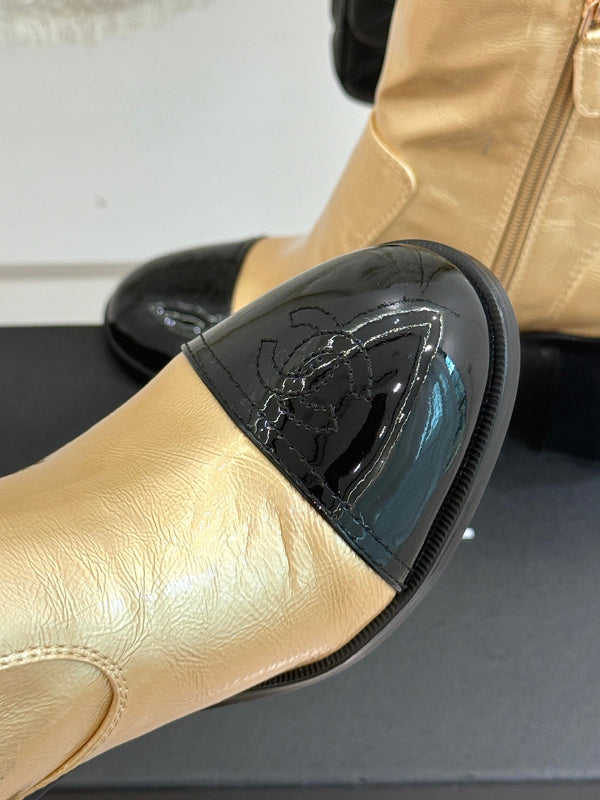 CC Classic Short Boots Block Heel 90mm Gold Metalic Calfskin 465388