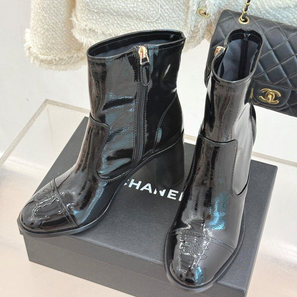 CC Classic Short Boots Block Heel 90mm Black Patent Leather 465391