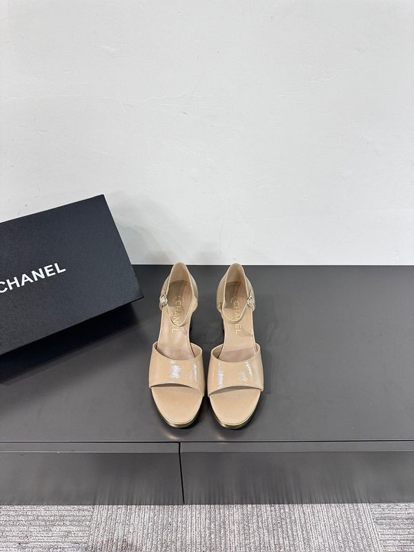 BLOCK HEEL SANDALS BEIGE SHEEPSKIN