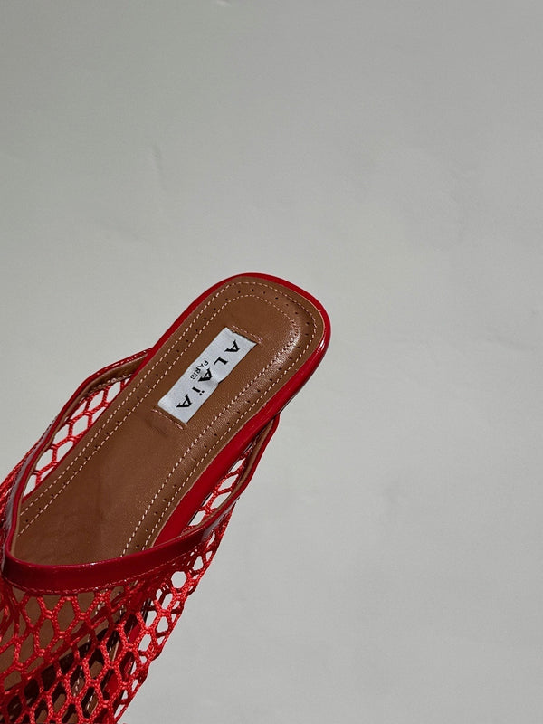MULES ALAIA FLAT IN RETE ROSSO CILIEGIA