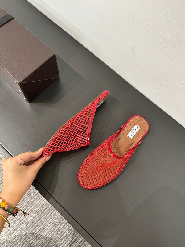 MULES ALAIA FLAT IN RETE ROSSO CILIEGIA
