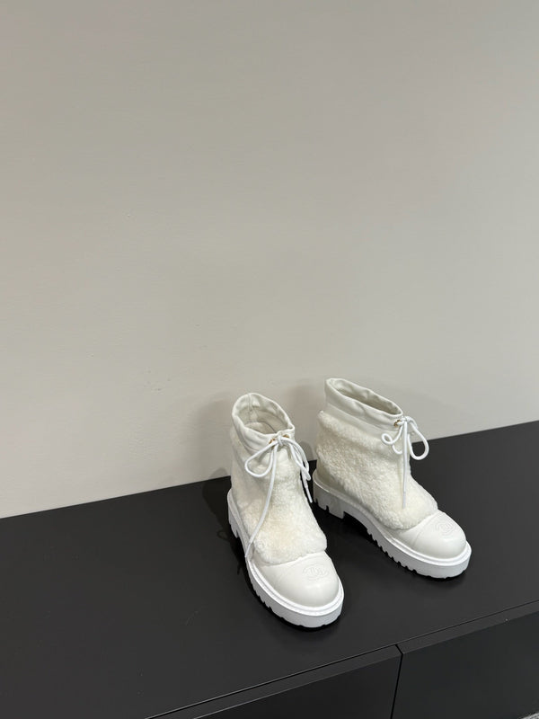 CC 25ss Martin Snow Boots White Cowhide & Lambswool 417824