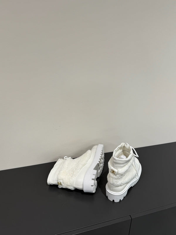 CC 25ss Martin Snow Boots White Cowhide & Lambswool 417824