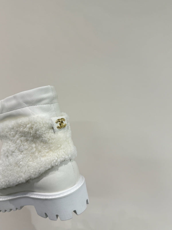 CC 25ss Martin Snow Boots White Cowhide & Lambswool 417824
