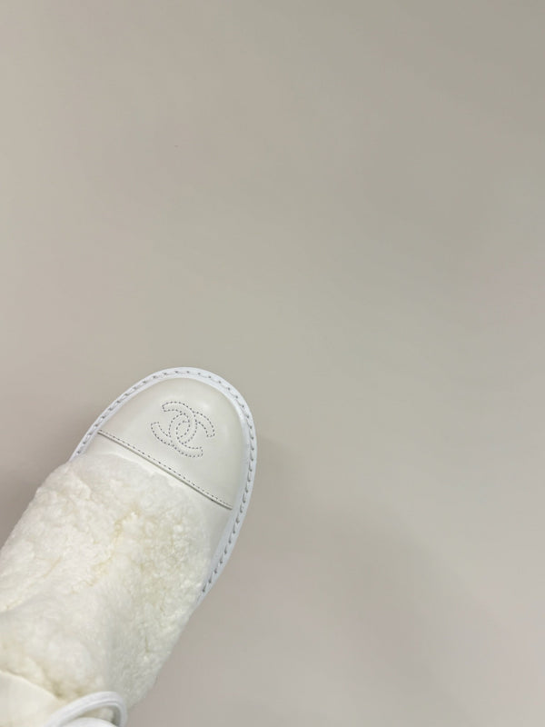 CC 25ss Martin Snow Boots White Cowhide & Lambswool 417824