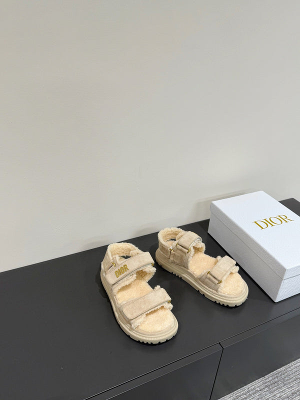 Dioract Sandal In Light Grey Suede And Wool Fleece Lining 109873