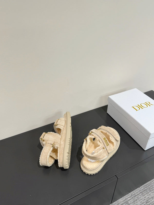 Dioract Sandal In Light Grey Suede And Wool Fleece Lining 109873