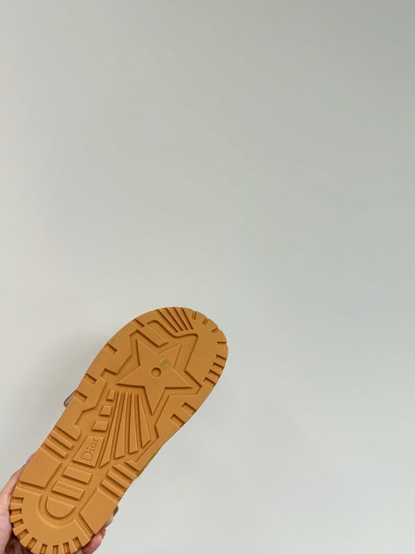 Dioract Slide In Caramel Suede And Wool Fleece Lining 109877