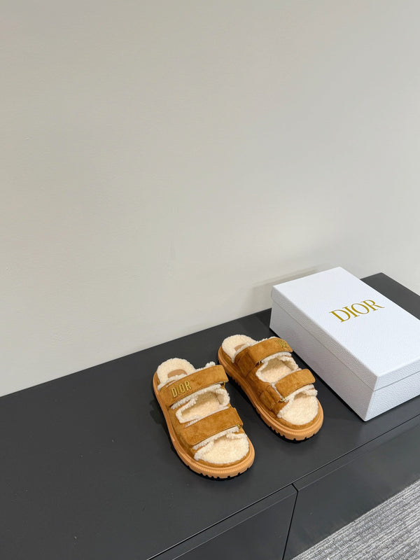 Dioract Slide In Caramel Suede And Wool Fleece Lining 109877