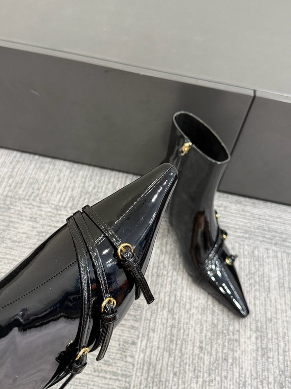 Miu short boots 40mm black patent leather 417985