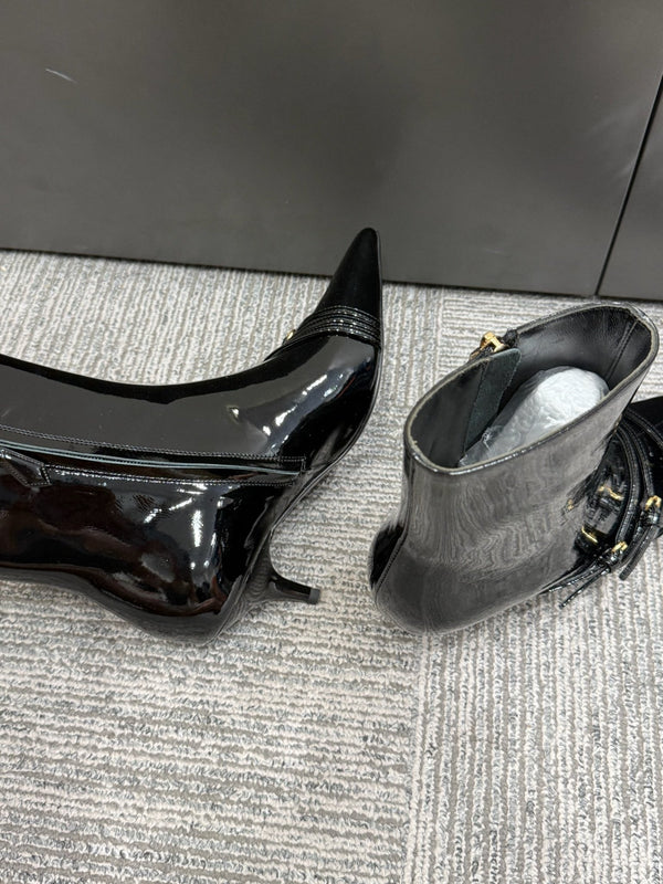 Miu short boots 40mm black patent leather 417985