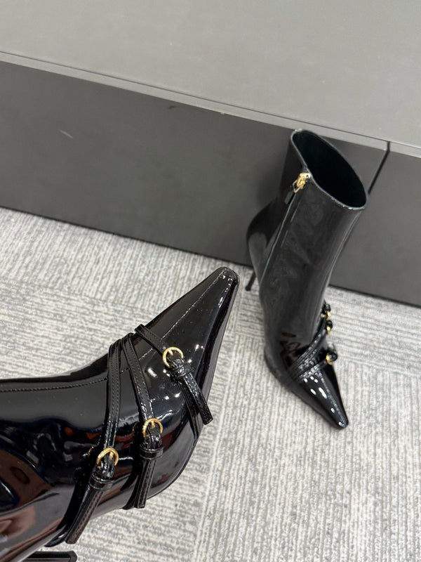 Miu short boots 90mm black patent leather 417986