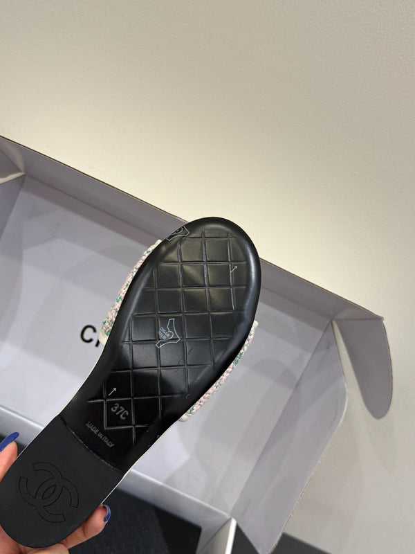 Ciabatte piatte con catena CC 25ss in pelle di mucca e pecora multicolore 417562