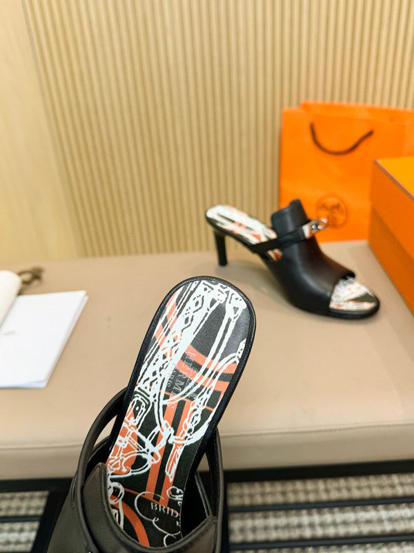 HEDEN MULE 80 IN PELLE DI VITELLO NERA CON FANTASIA