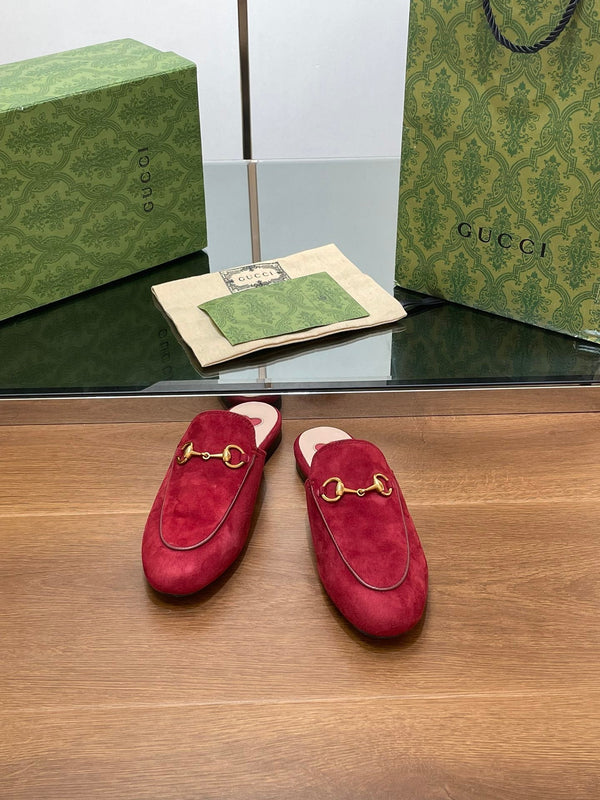 MULE CON MORSETTO IN CAMOSCIO ROSSO CILIEGIA