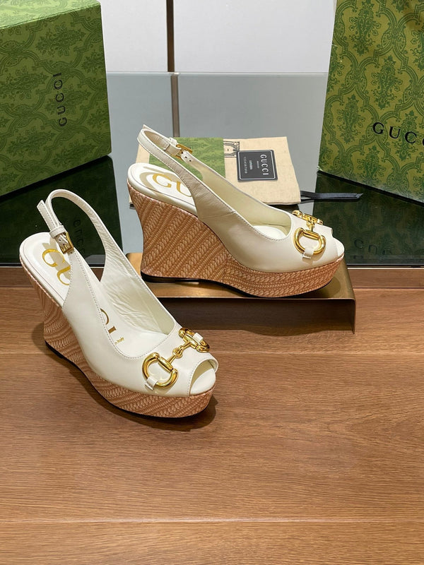 SANDALO CON ZEPPA GG IN PELLE DI VITELLO BIANCA