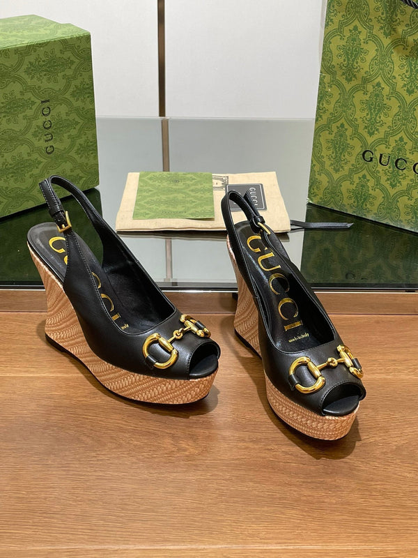 SANDALO CON ZEPPA GG IN PELLE DI VITELLO NERA