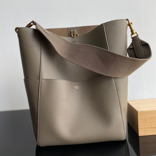 BORSA A SECCHIELLO 33 IN PELLE DI VITELLO MARRONE ARACHIDI CON TRACOLLA A SECCHIELLO