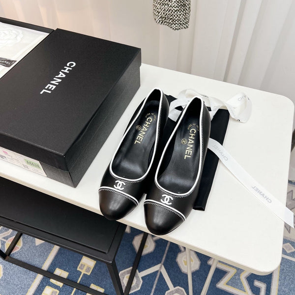 CC Slingback With White Contrast Stitching Black Lambskin 476707