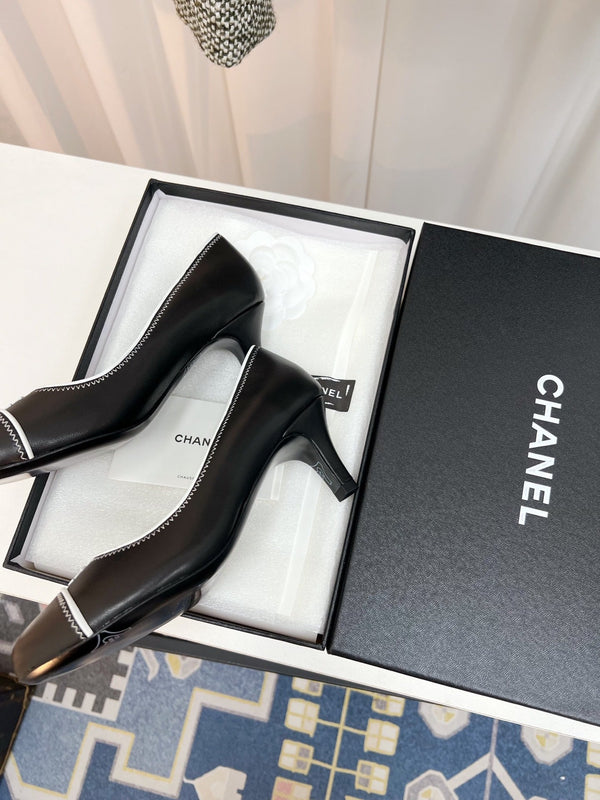 CC Slingback With White Contrast Stitching Black Lambskin 476707