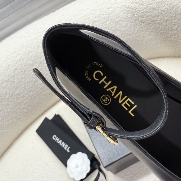 MARY JANE SHOES IN BLACK LAMBSKIN