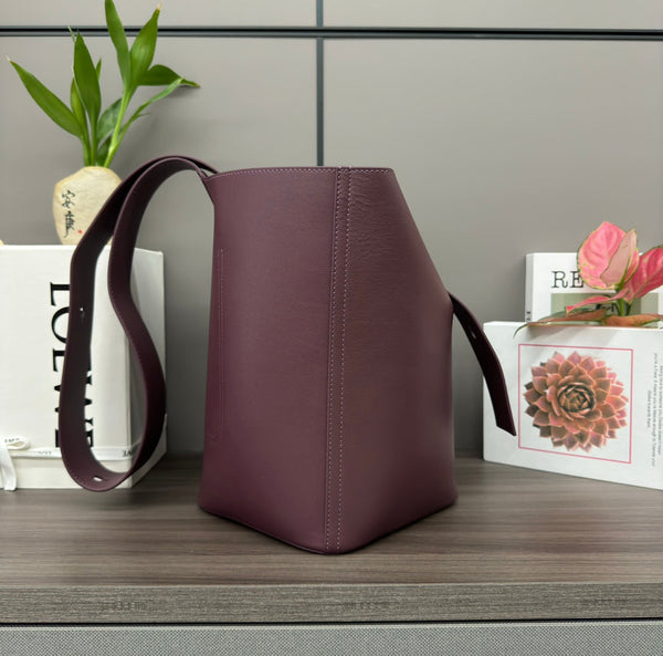 Medium Pebble 28cm Dark Burgundy Calfskin
