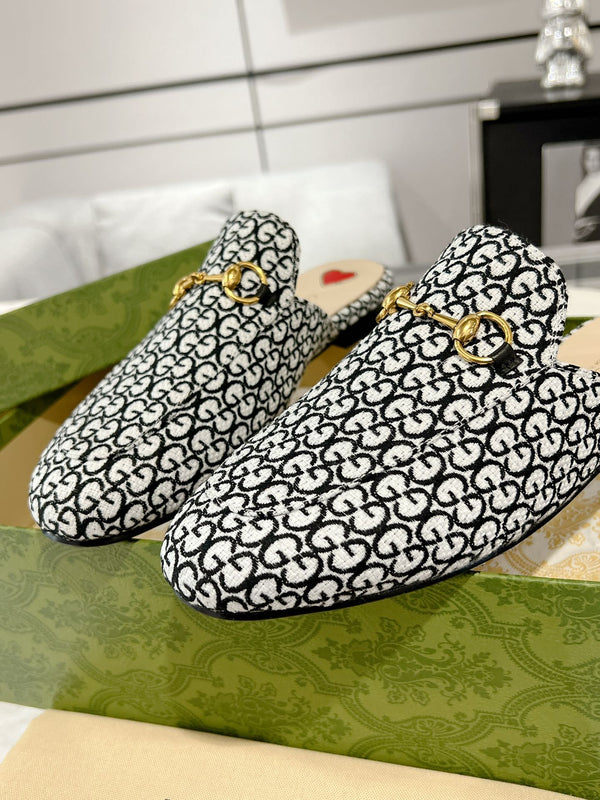 MULE DA UOMO CON MORSETTO IN TESSUTO JACQUARD CON MONOGRAMMA BIANCO E NERO