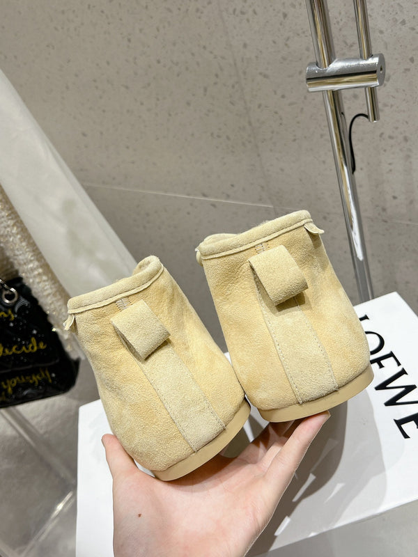 Loewe One-Piece Snow Boots Butter Milk Suede 435628