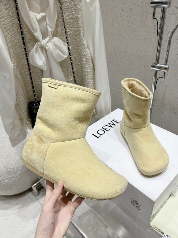 Loewe Lago Boots Butter Milk Suede 435624