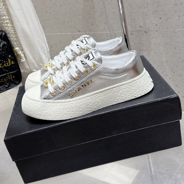 CC Sneaker Silver cowhide 204659