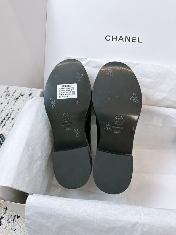 CC Moccasins 45mm In Black Glossy Lambskin 144633