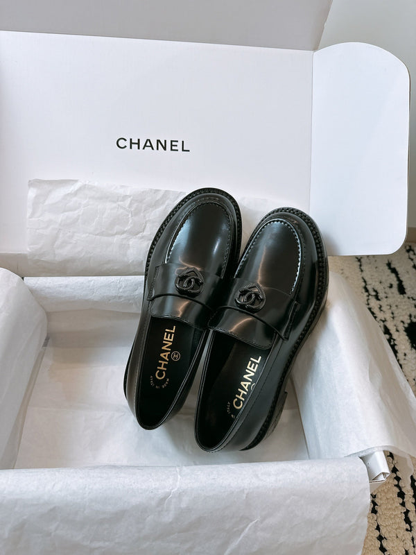CC Moccasins 45mm In Black Glossy Lambskin 144633