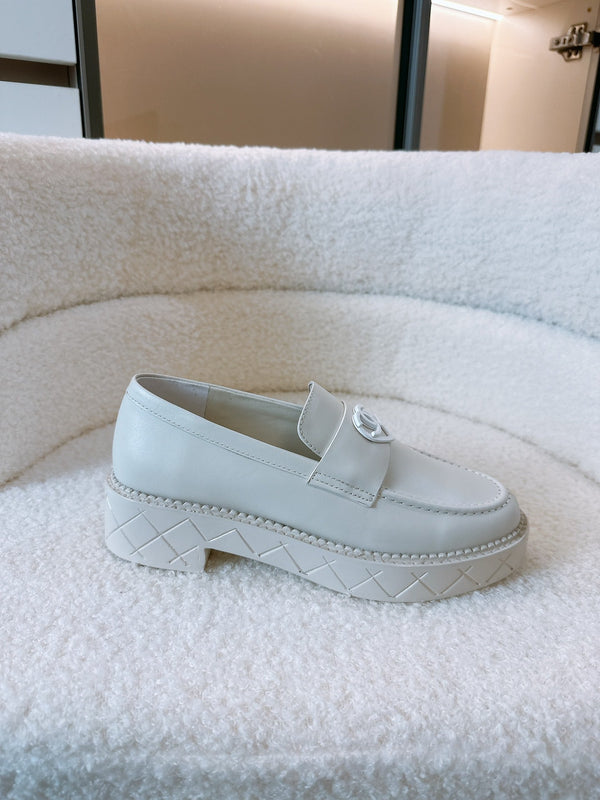 CC Moccasins 45mm In White Lambskin 144635