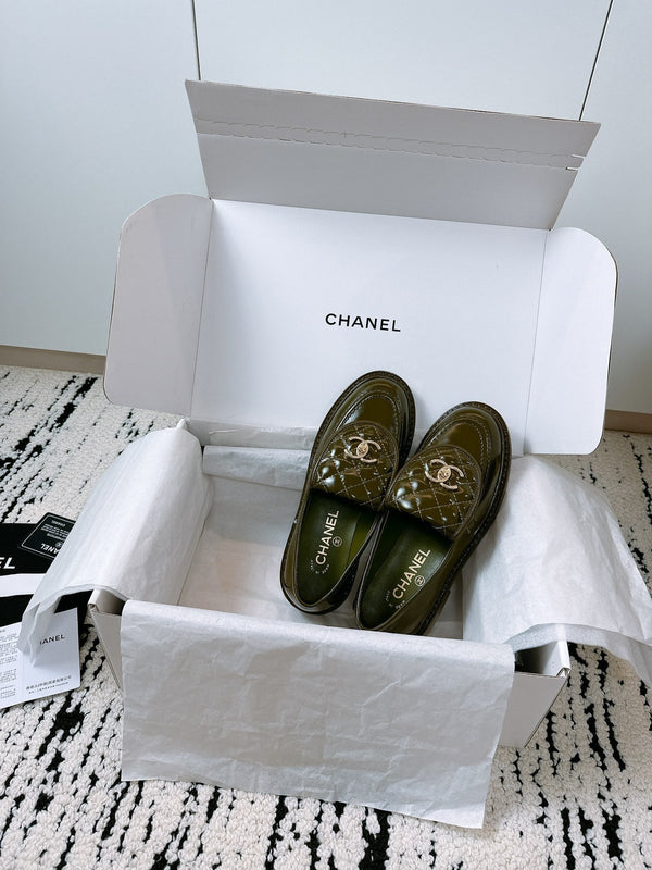 CC Moccasins 25mm In Moss Green Glossy Lambskin 144643