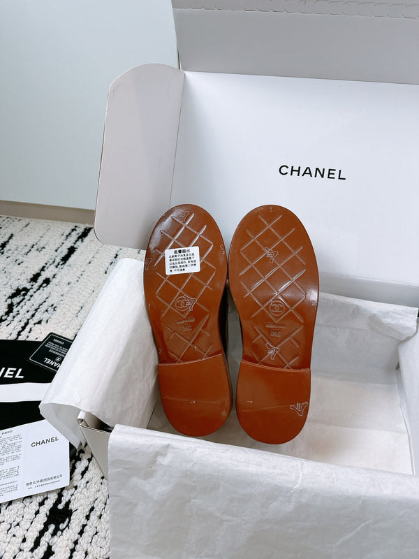 CC Moccasins 25mm In Caramel Glossy Lambskin 144647