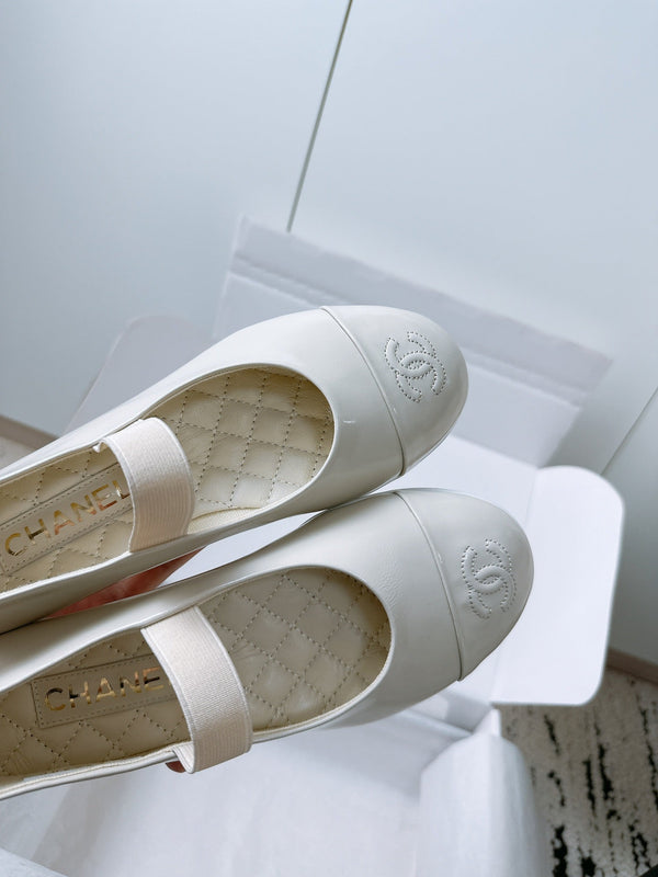 CC Mary Janes 15mm In White Patent Leather 144722